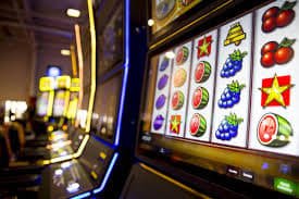 Pengalaman pengguna responsif di aplikasi saldo33 menampilkan permainan slot dan meja live